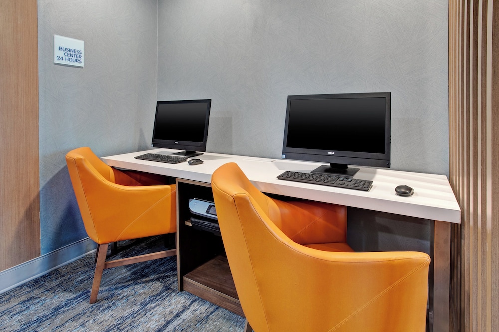Holiday Inn Express Hotel And Suites Dover 55/60