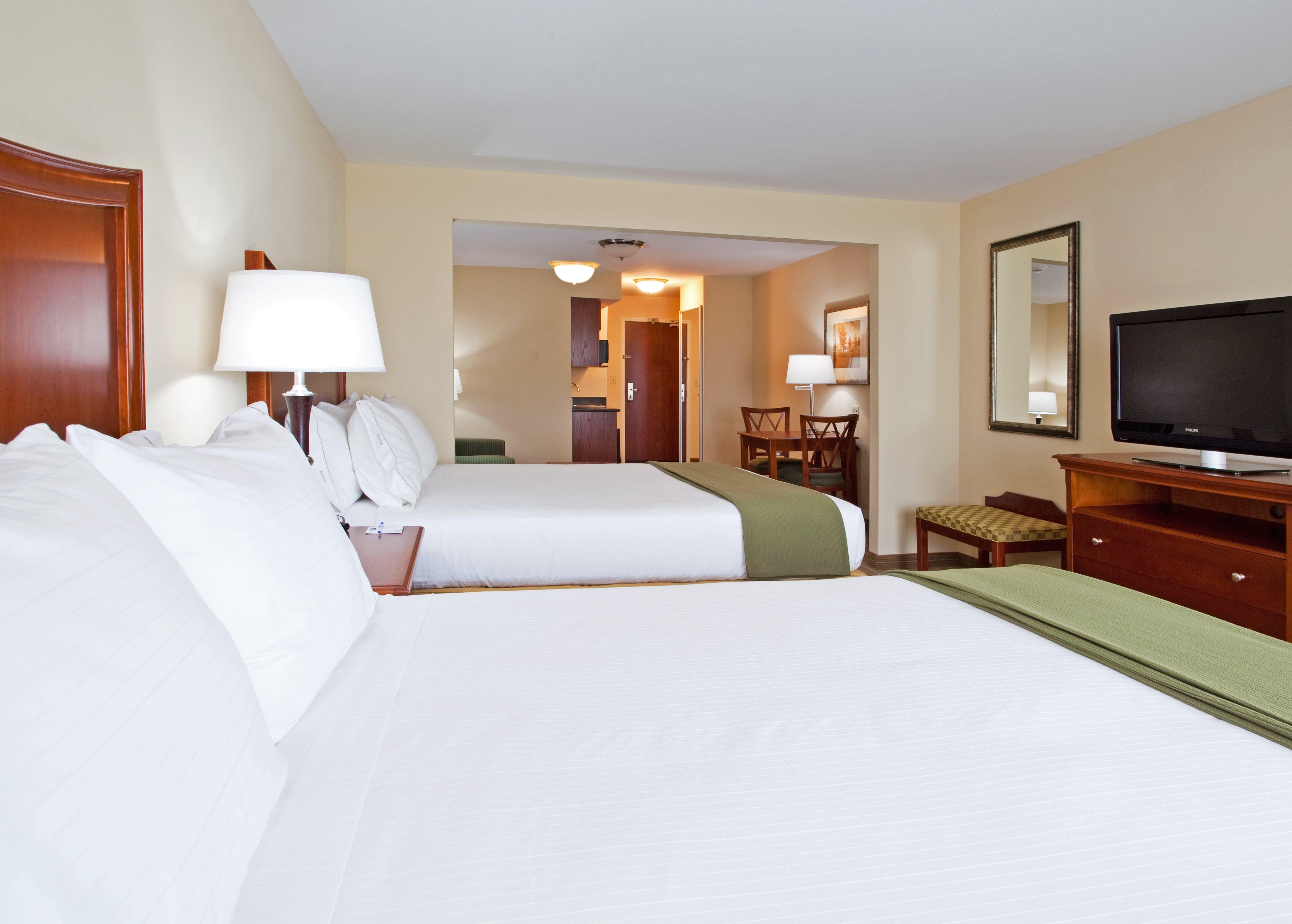 جناح بسريرين كوين بمنطقة جلوس، Holiday Inn Express Suites Portland 2/2