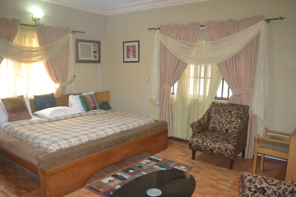 Sena Hotel And Resort 11/25