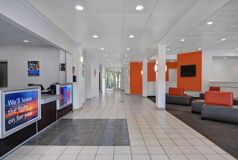 Motel6 Cutler Bay, FL - Miami 8/65