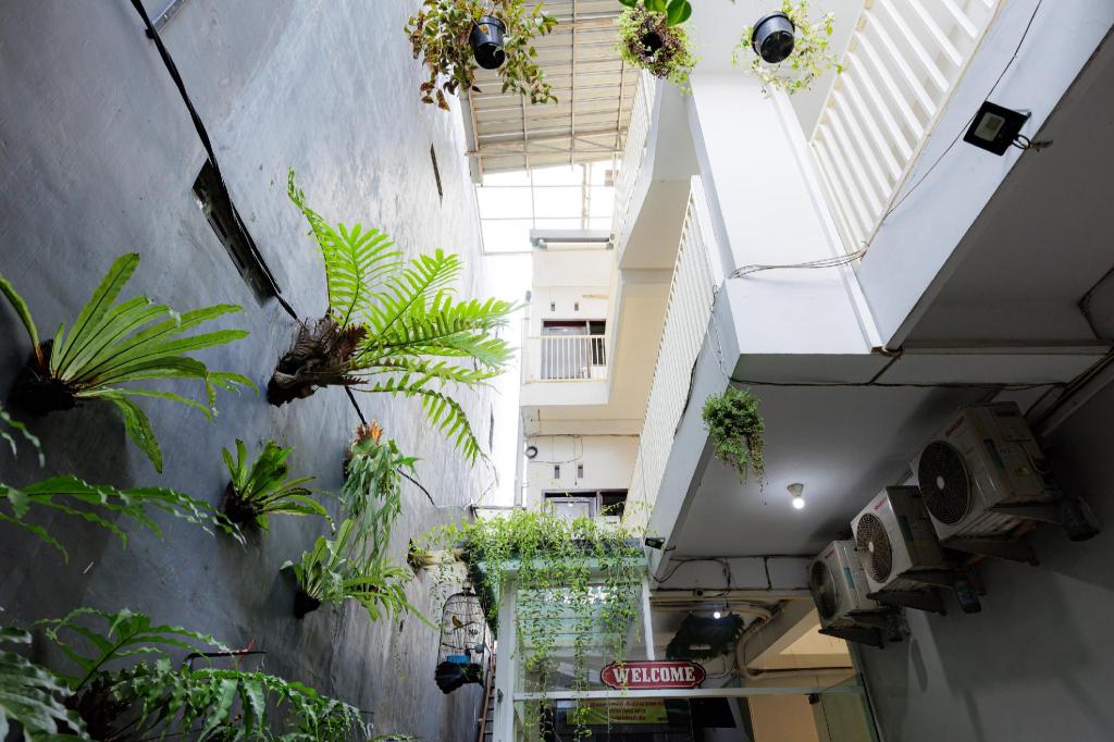 RedDoorz Plus near Malang Town Square 47/50