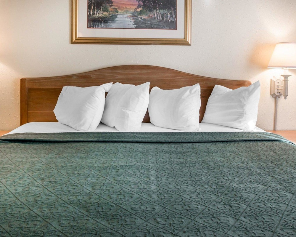 Quality Inn & Suites Monroe 16/48