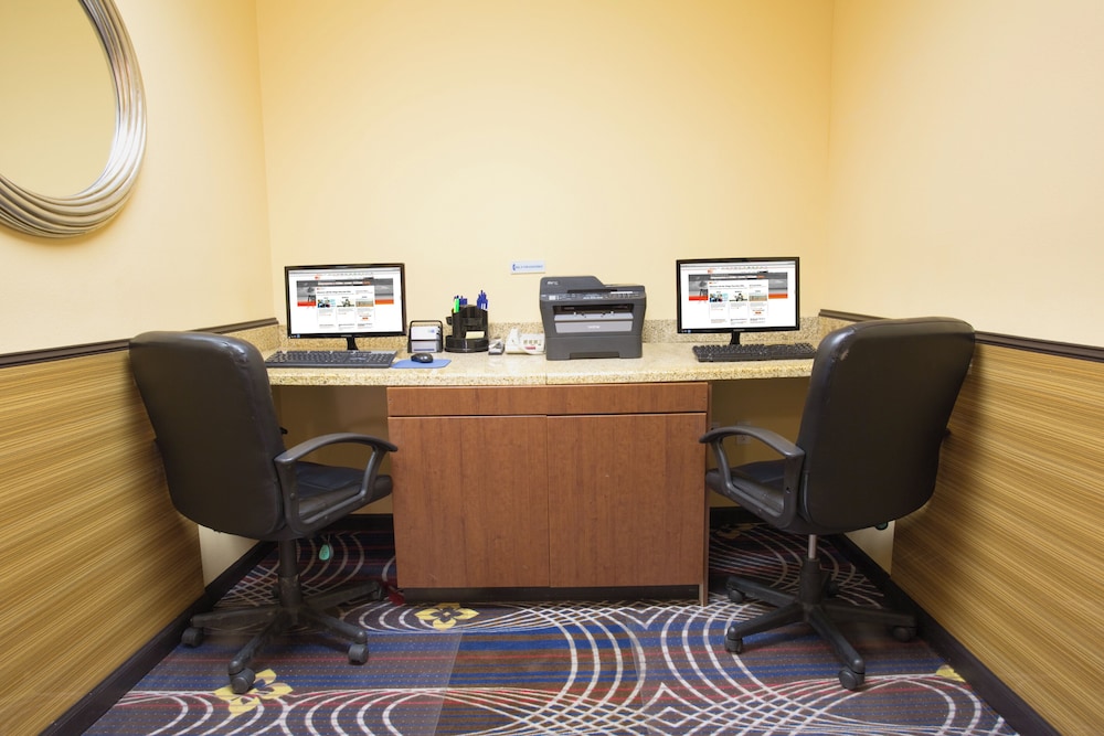 Holiday Inn Express Hotel And Suites Denver North Thornton 59/69