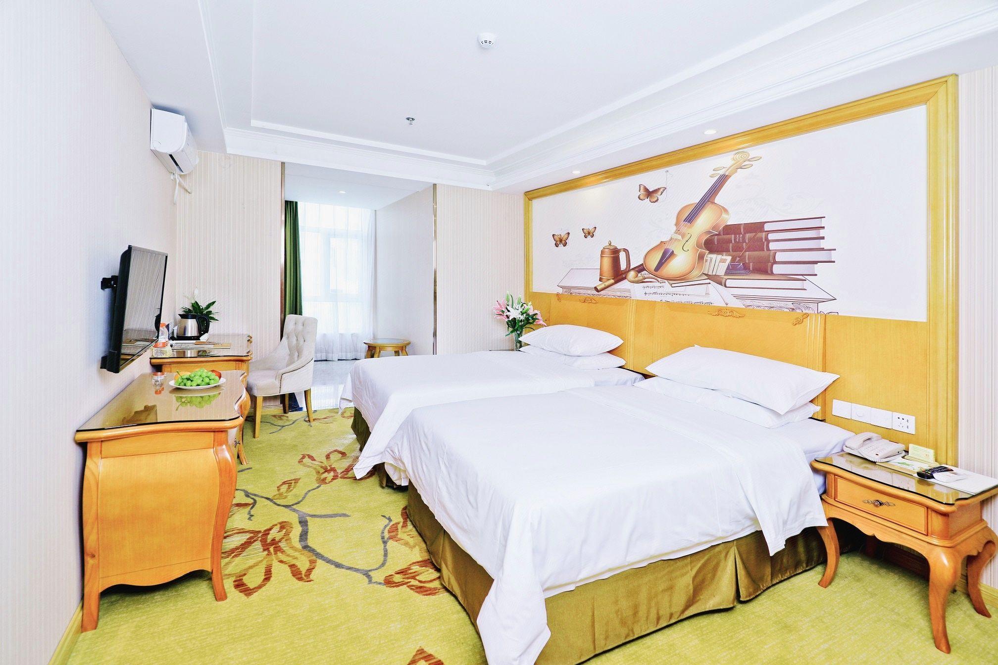 Vienna Hotel (Beijing Wanda West, Bajiao Amusement Park Metro Station) 24/41