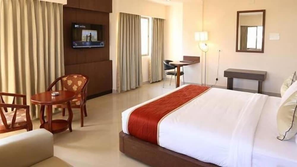 The Contour Hotel 13/17