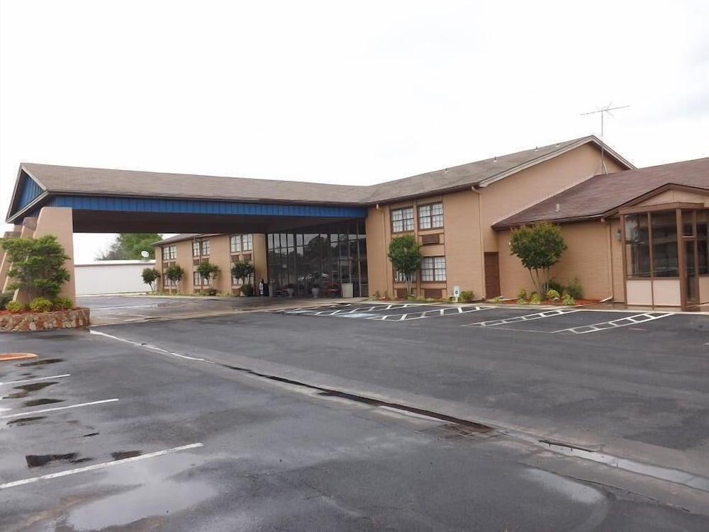 River Valley Inn and Suites 34/42