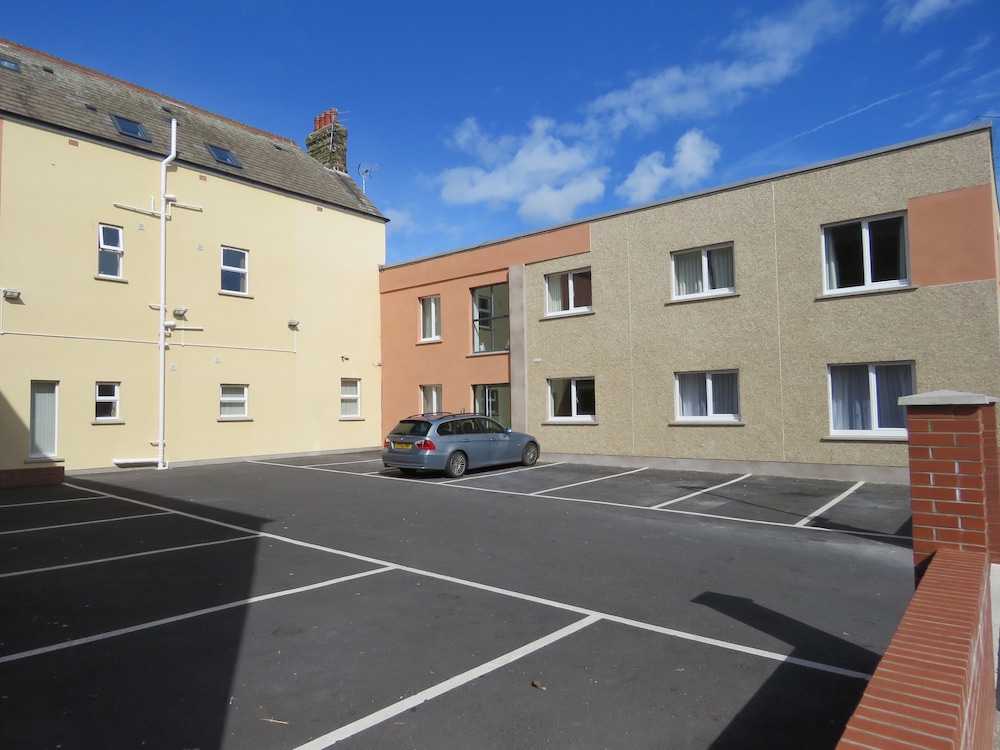 Abbey Apartments 46/50