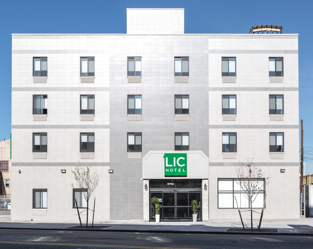 Lic Hotel 2/46