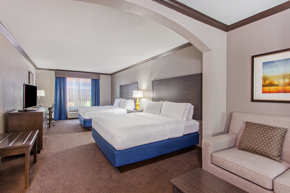 غرفة قياسية بسرير كوين، Holiday Inn Express Hotel & Suites Wharton 3/4