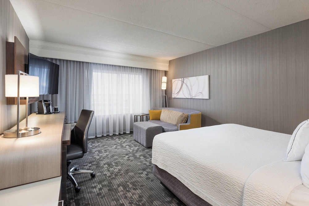 Room, King Bed, Sofa