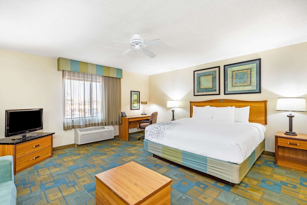 Deluxe, Suite, King Bed, Partial View