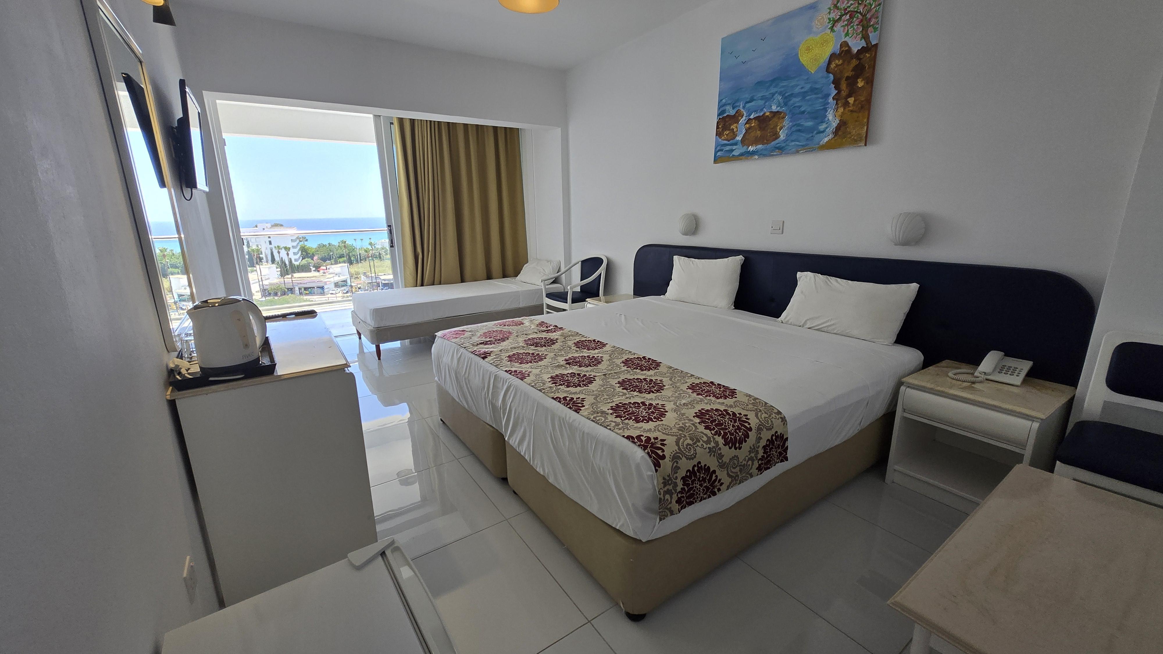 Superior, Sea View, Balcony or Terrace