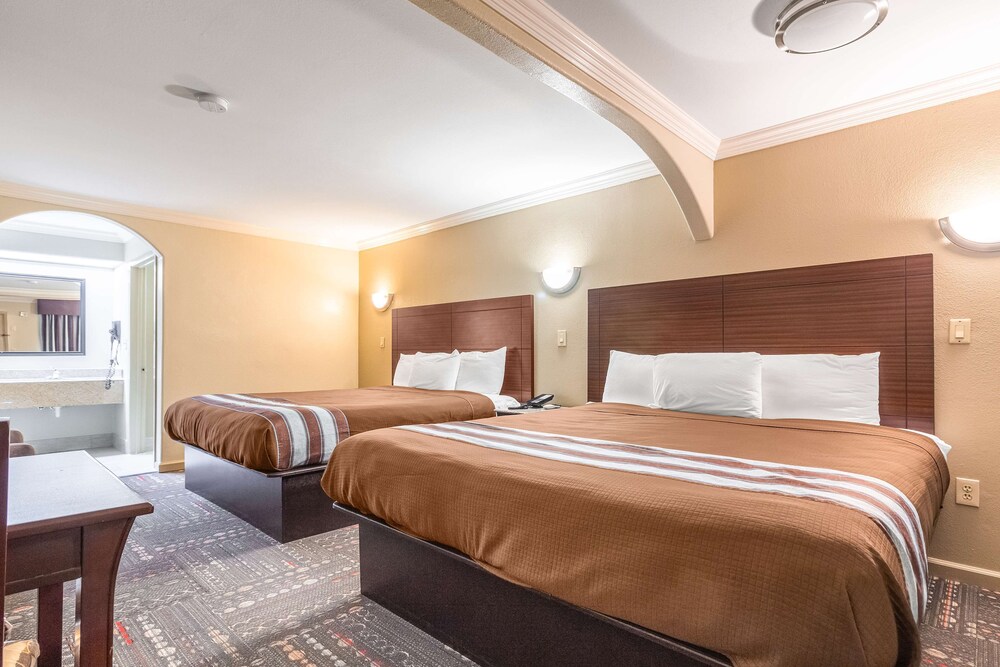 Americas Best Value Inn Houston Heights at I-45 14/40