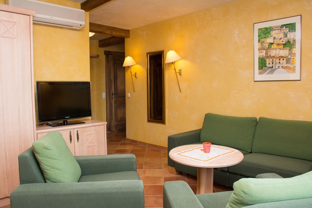 Hotel Casa Rustica 24/50
