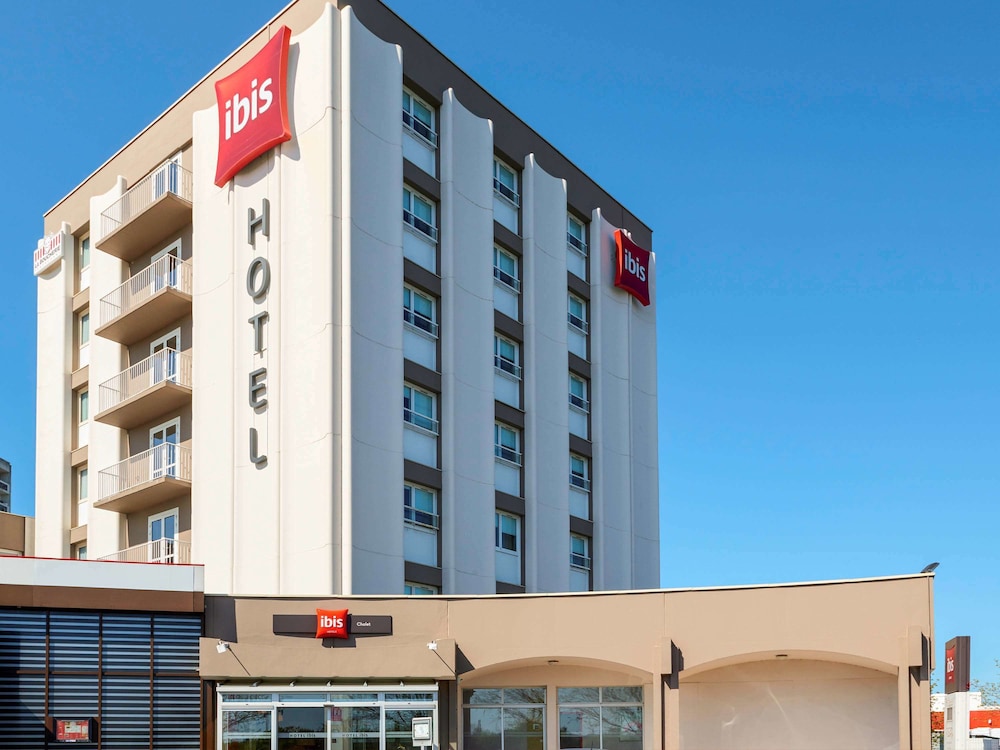 Ibis Cholet 1/36