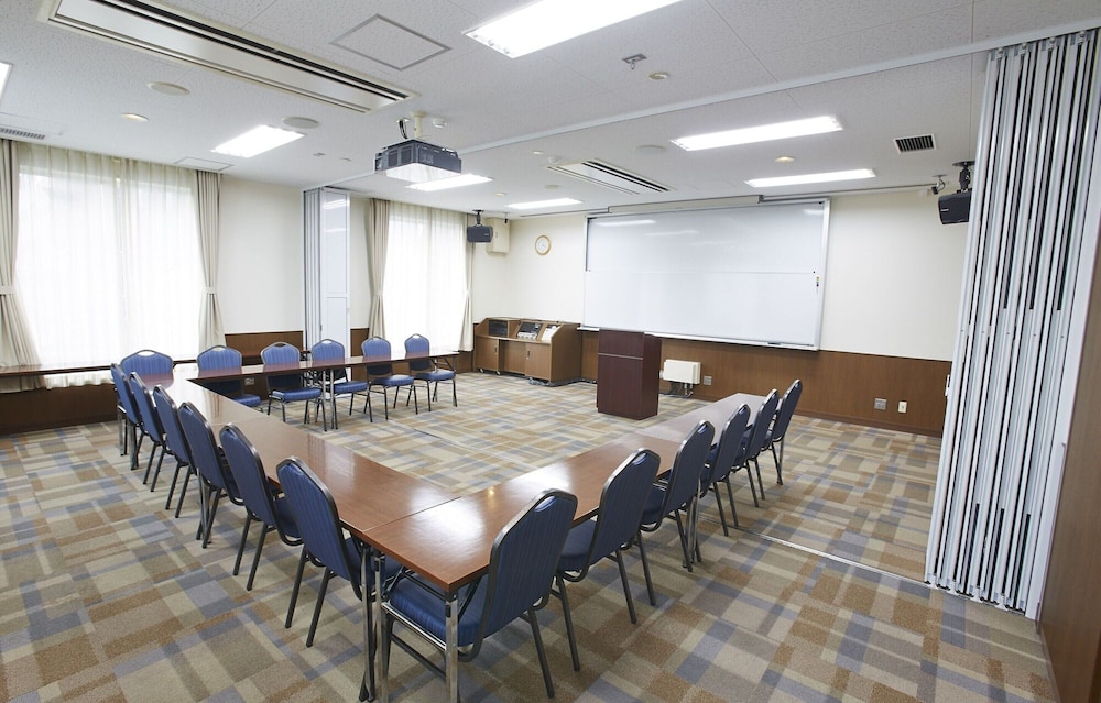 S.Training Center Hotel 51/58