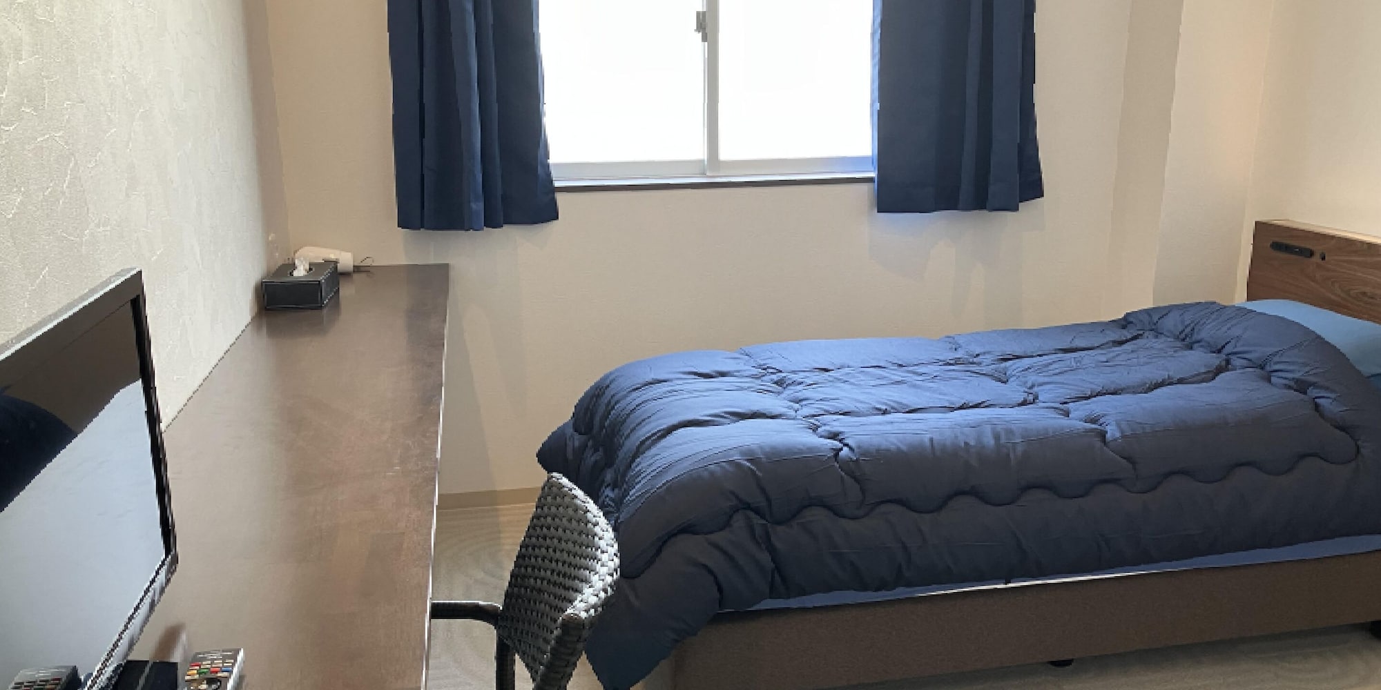ROOM, SINGLE, UNIT BATH