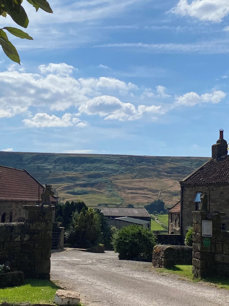Craven Garth Cottages 3/50