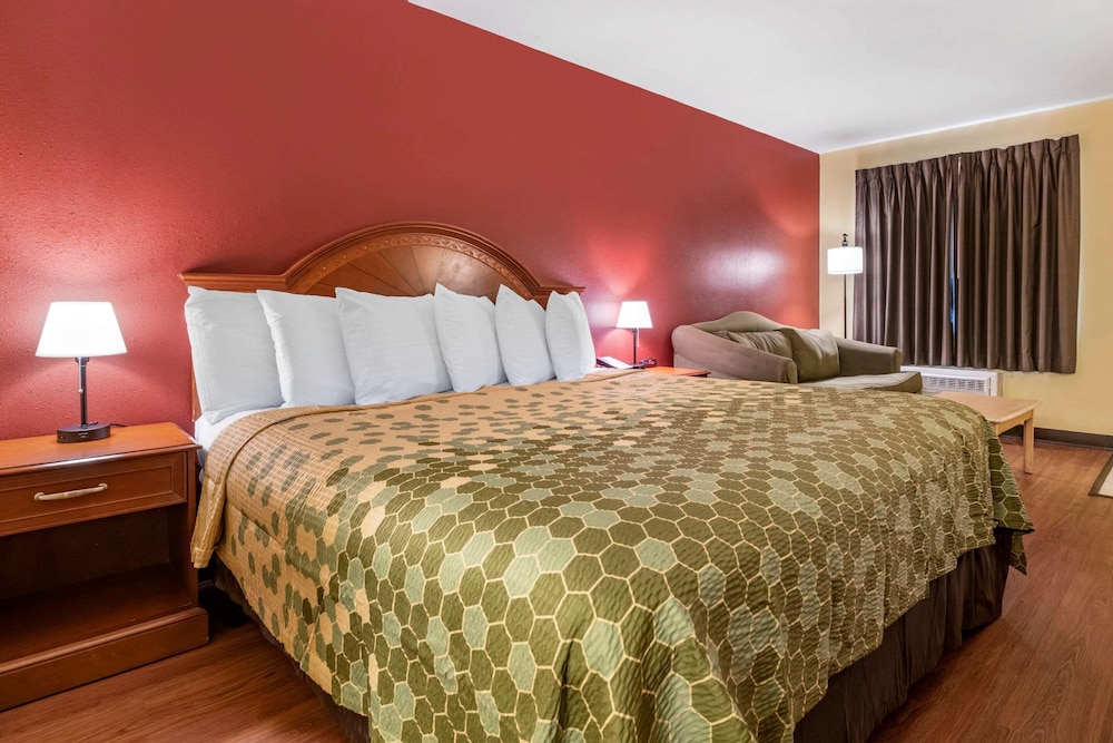 STANDARD, KING BED, SOFA