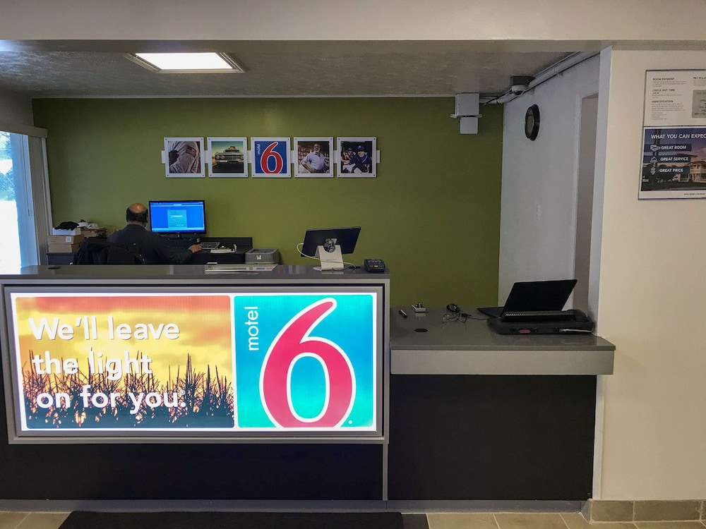 Motel6 North Olmsted, OH - Cleveland 10/31