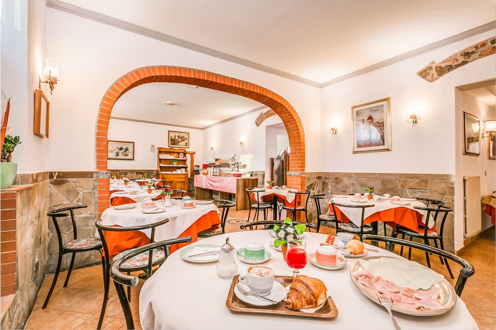 Hotel Arno Bellariva 65/78