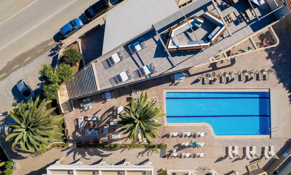 Karras Grande Resort 7/66