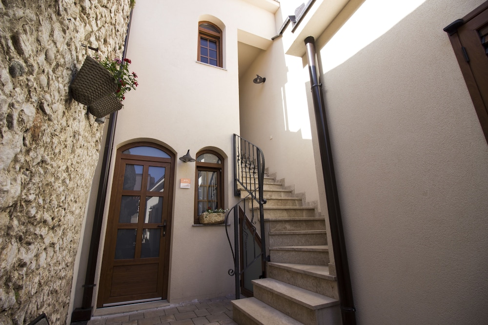 Villa Divani 23/57