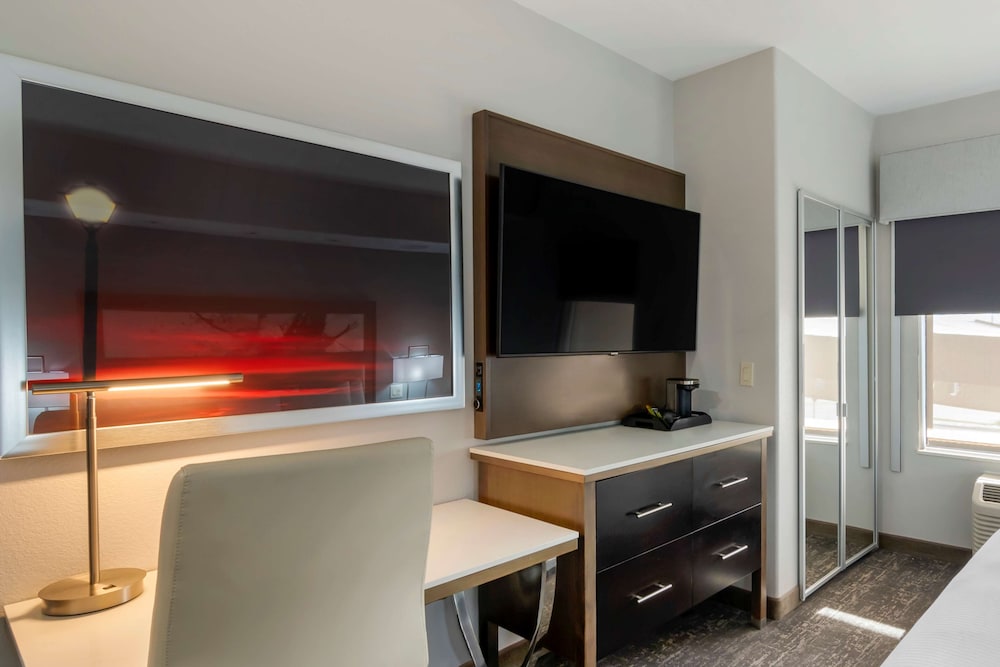Best Western Premier Liberty Inn & Suites 27/48