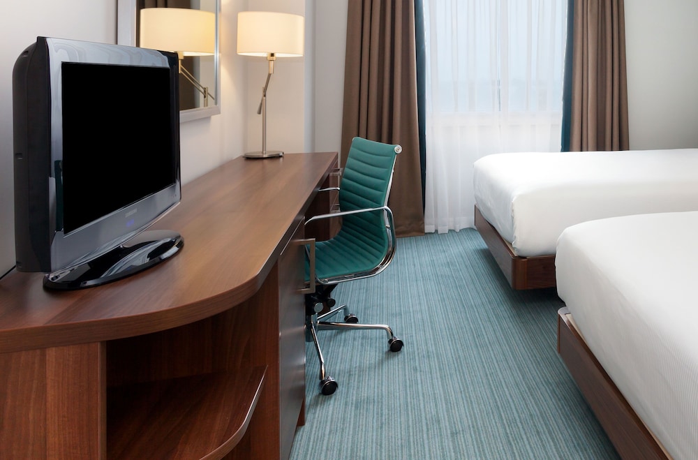 Hilton Garden Inn London Heathrow Airport 43/44