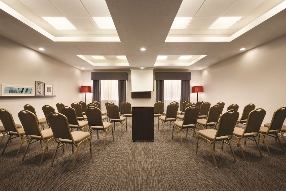 Country Inn & Suites by Radisson, St. Petersburg - Clearwater, FL 43/56