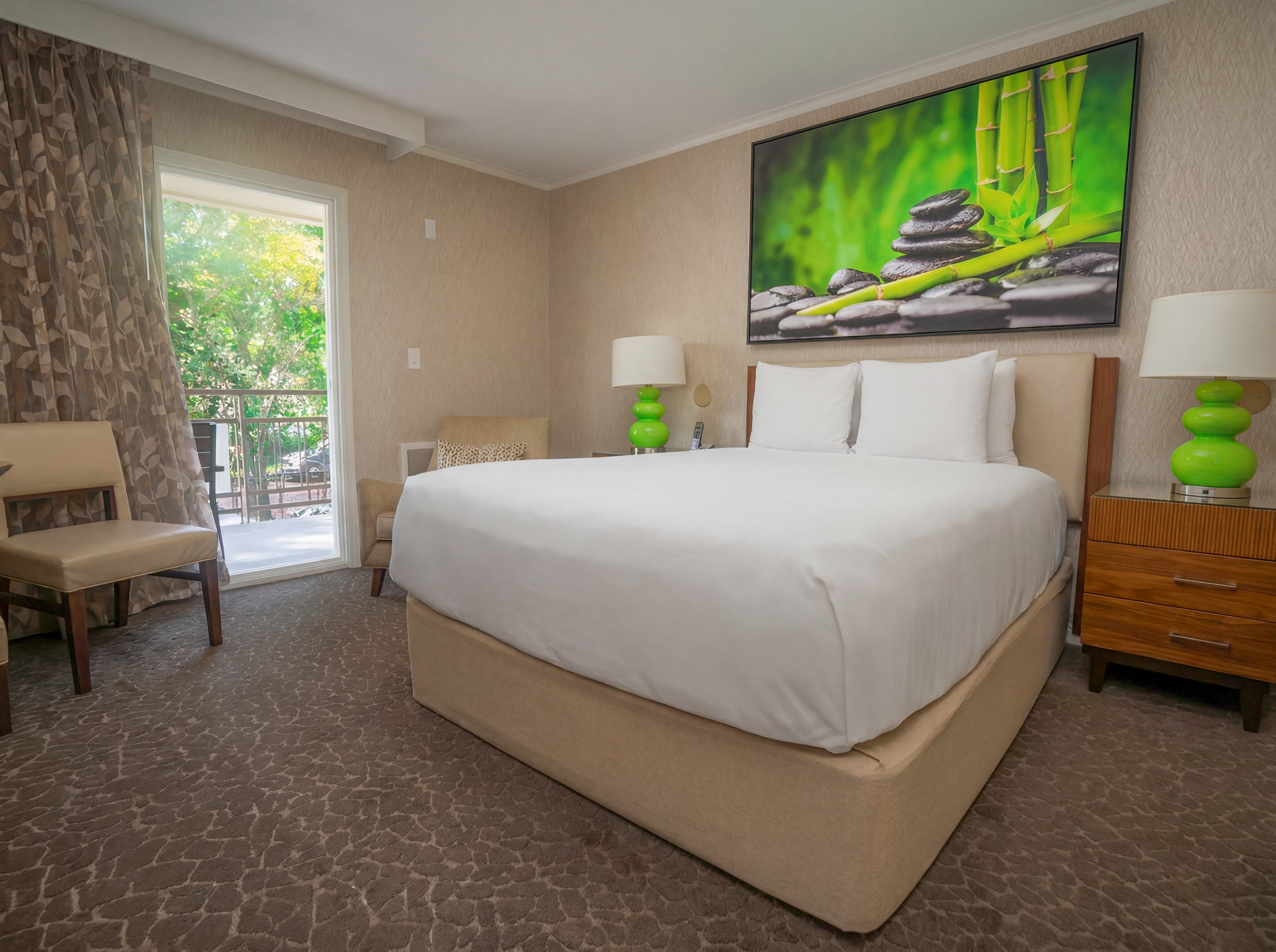 Tower, Standard, Queen Bed
