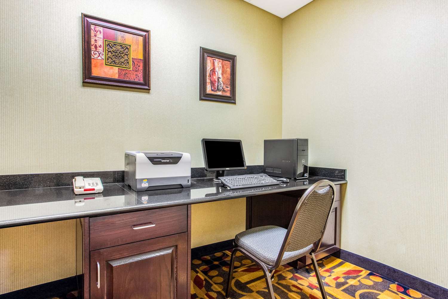La Quinta Inn & Suites by Wyndham Ennis 38/50