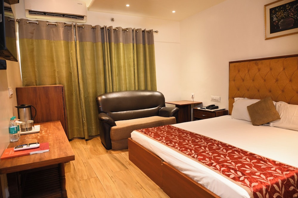 Jullundur Hotel 15/49