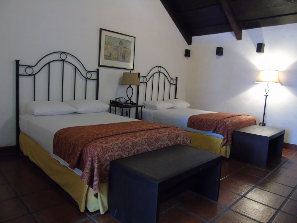 VILLA COLONIAL 32/49