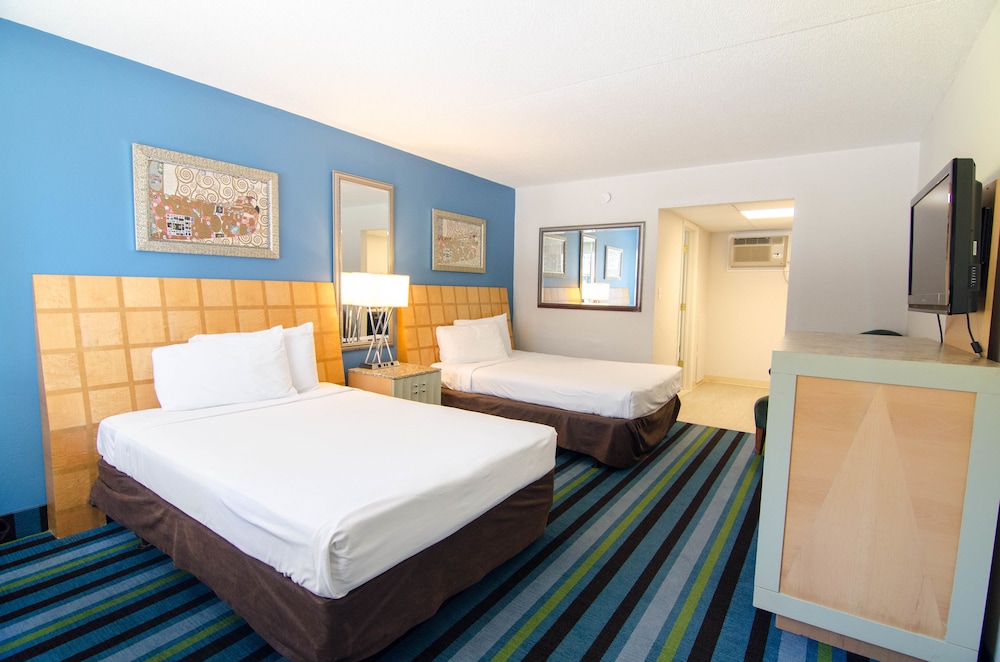 Guest Room, 2 Double Beds, Side View