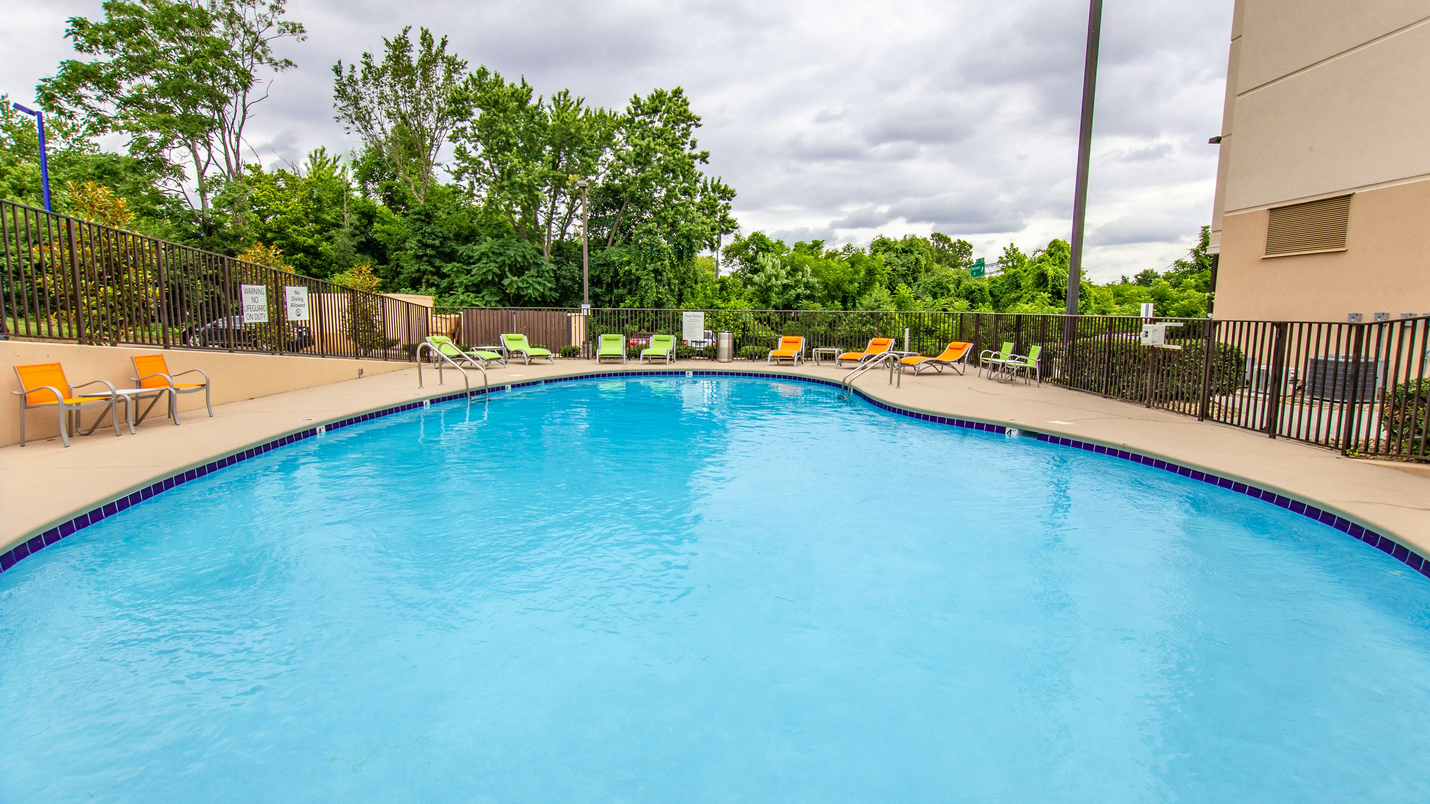 Holiday Inn Knoxville N - Merchant Drive 39/77
