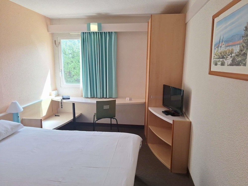 Ibis Setubal 19/48