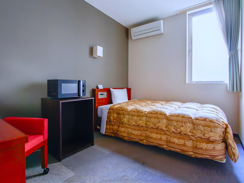 ROOM, SINGLE