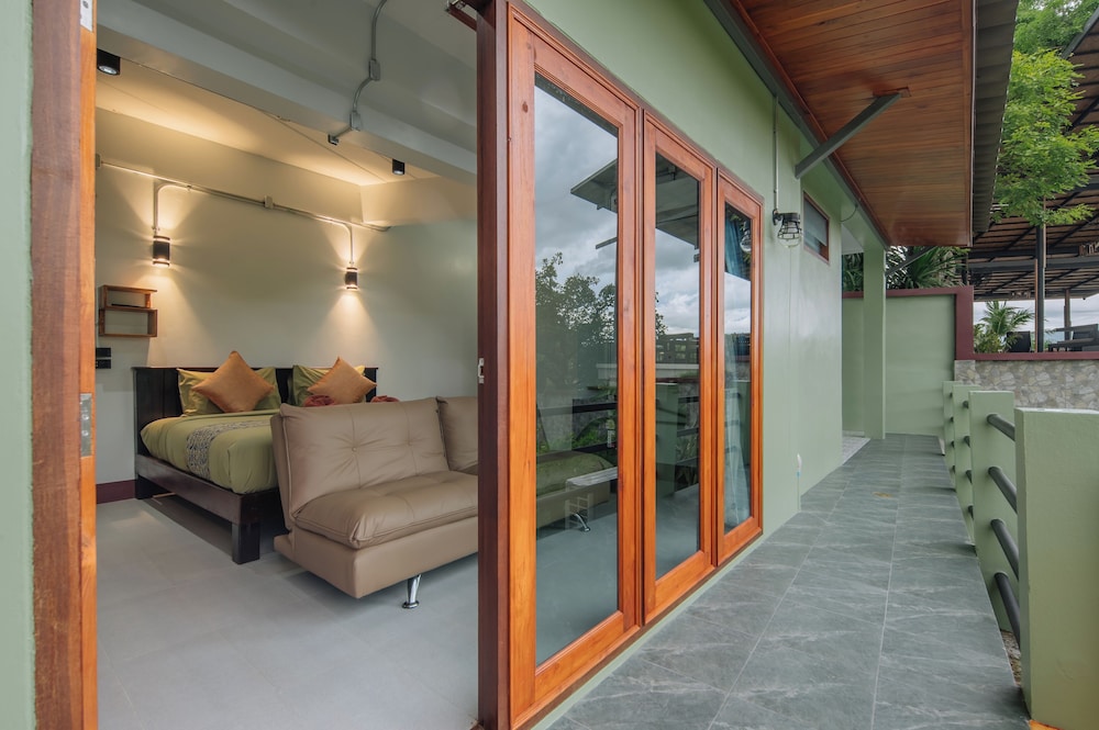 Pongphen Guesthouse 53/72