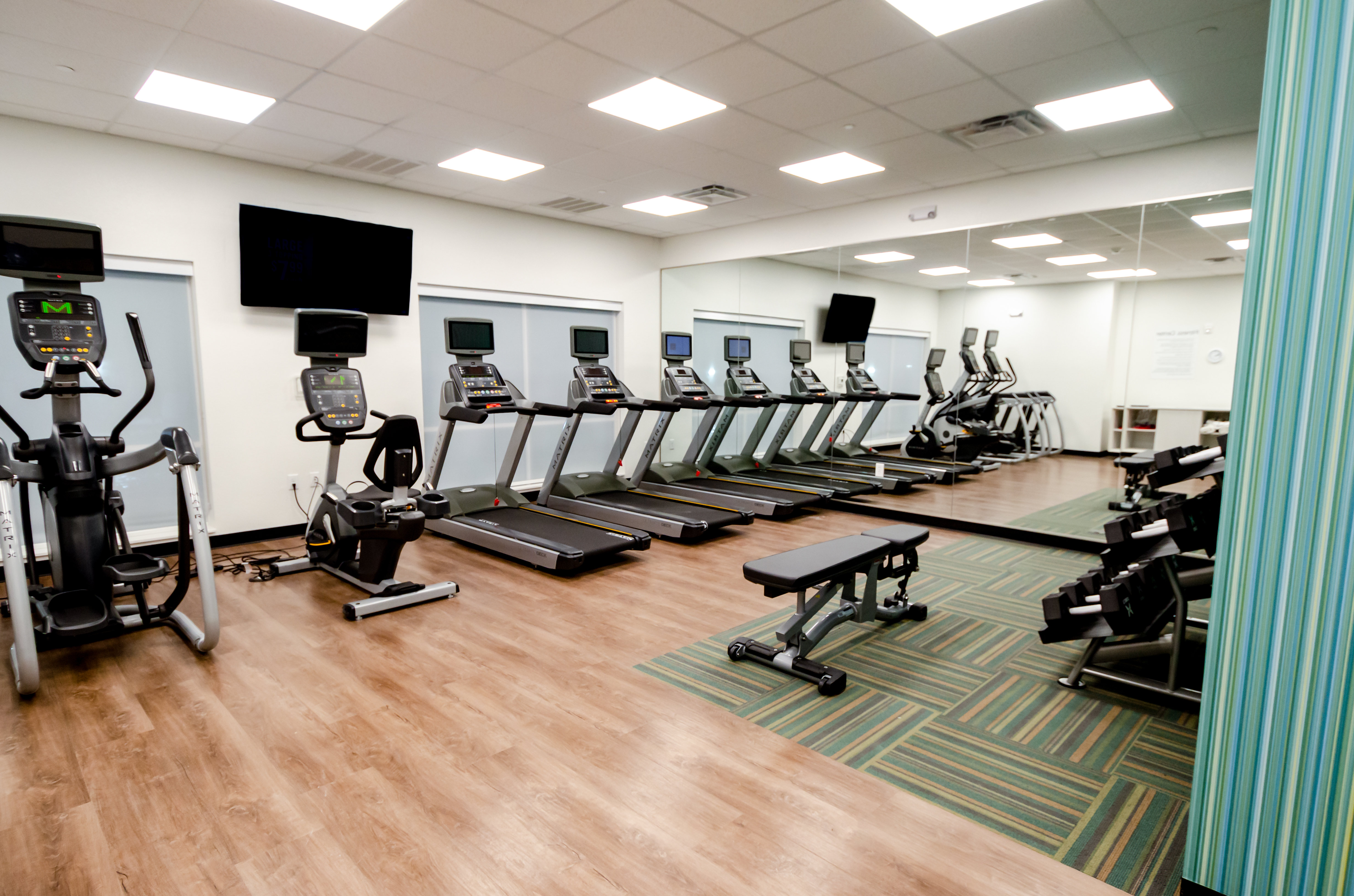Holiday Inn Express and Suites Taylor 35/52
