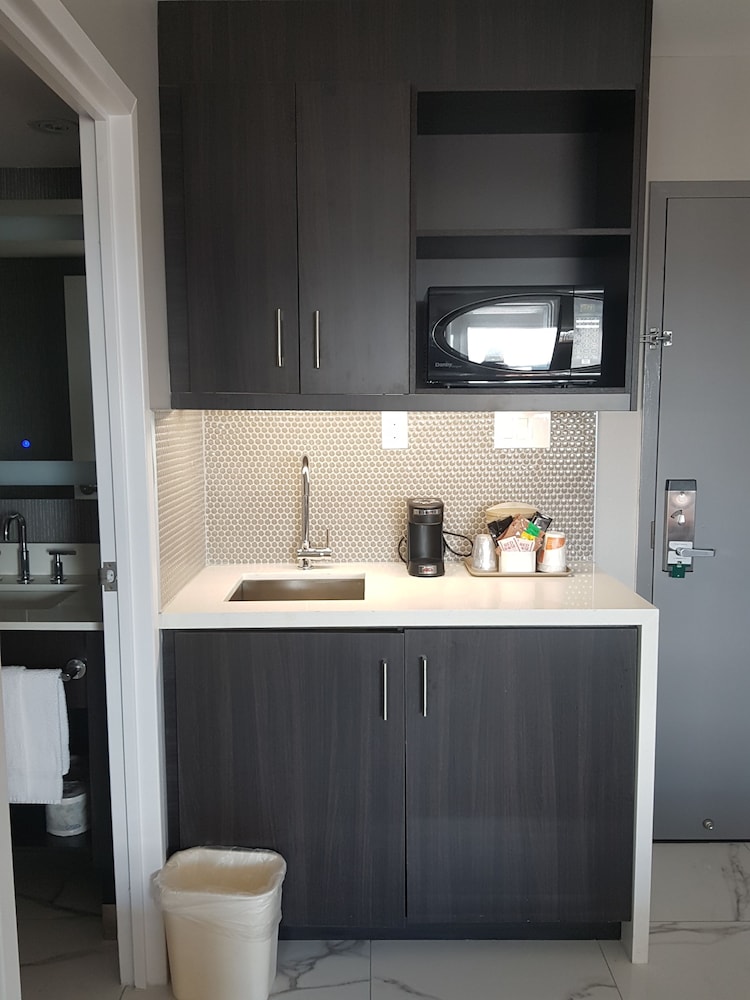 Embassy Suites By Hilton Toronto Airport 13/55
