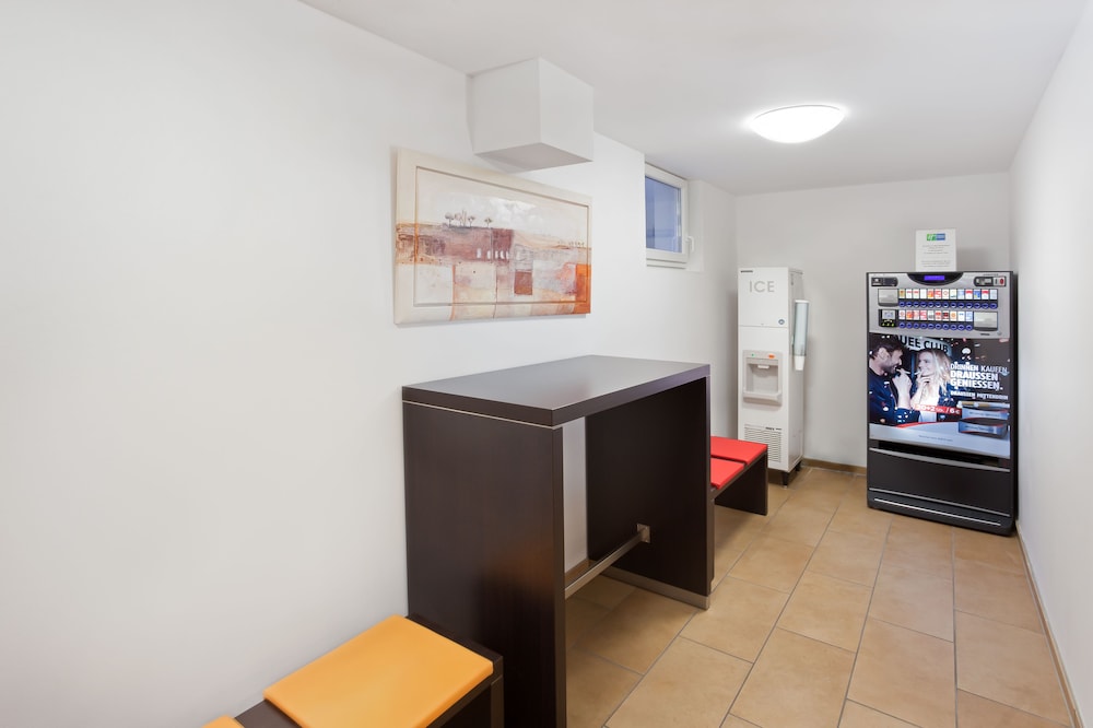 HOLIDAY INN EXPRESS NURNBERG SCHWABACH 42/79