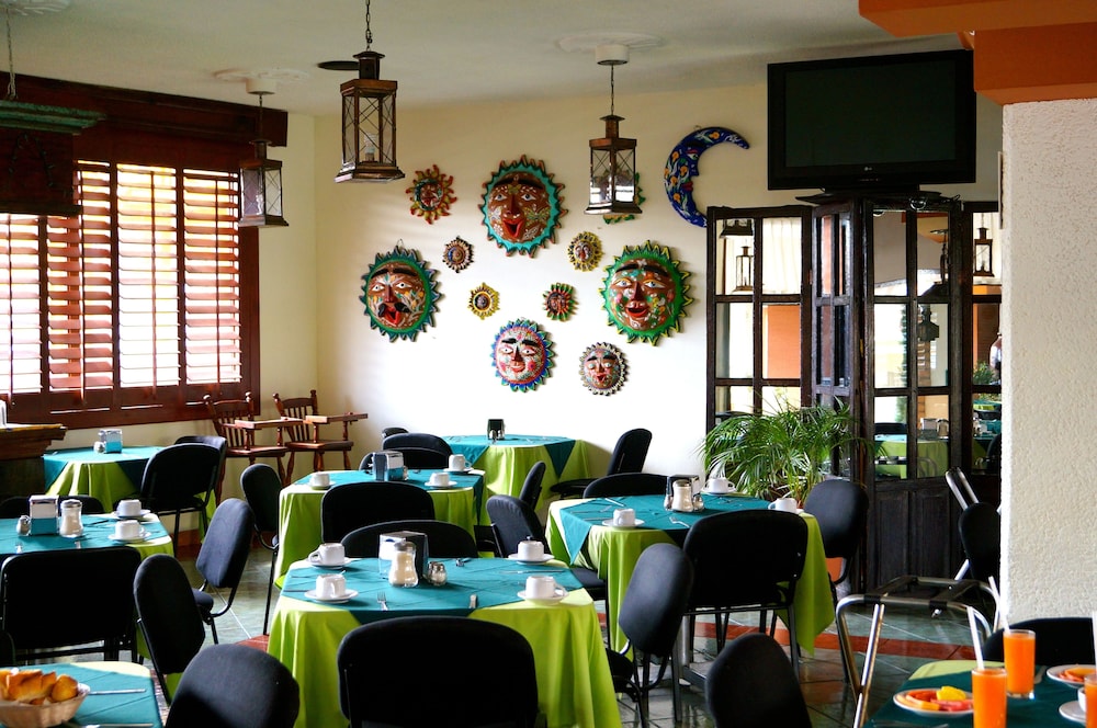 Villa del Sol and Suites 42/62
