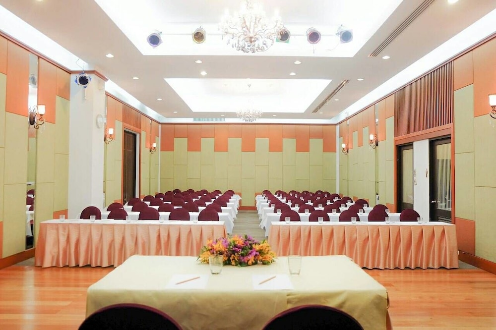 The Patra Hotel - Rama 9 47/49