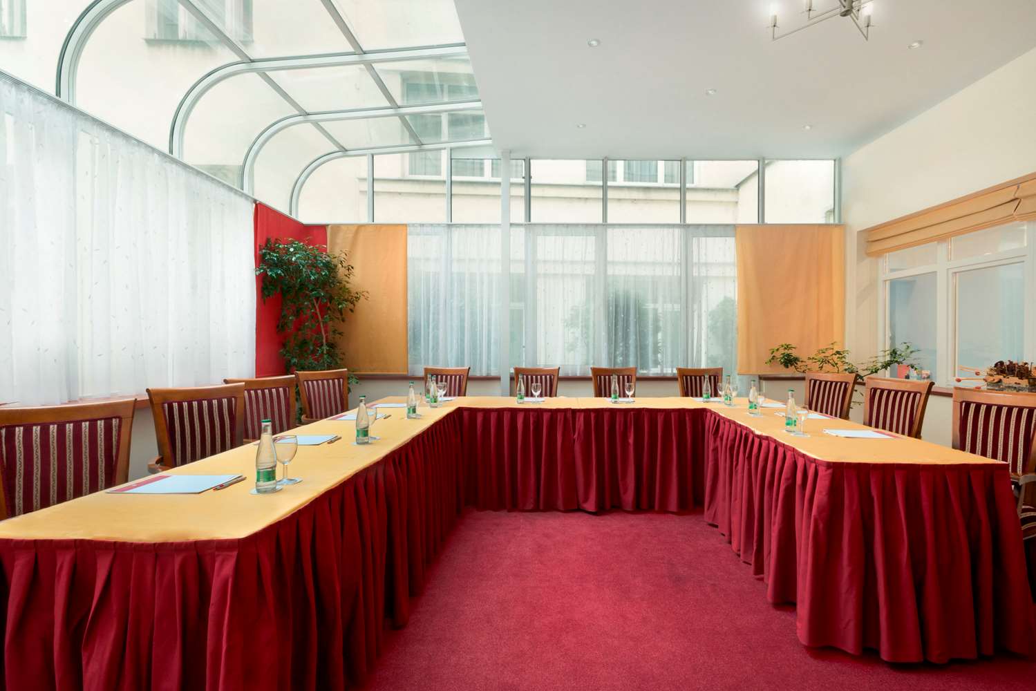 Ramada by Wyndham Prague City Centre 3/9