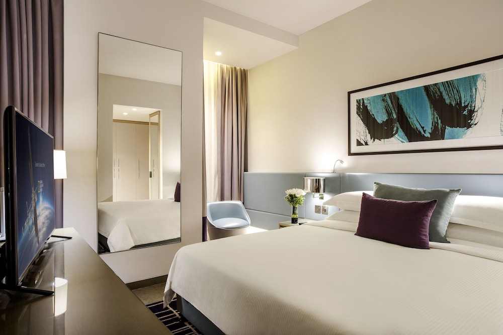 2 BEDROOMS, SUITE