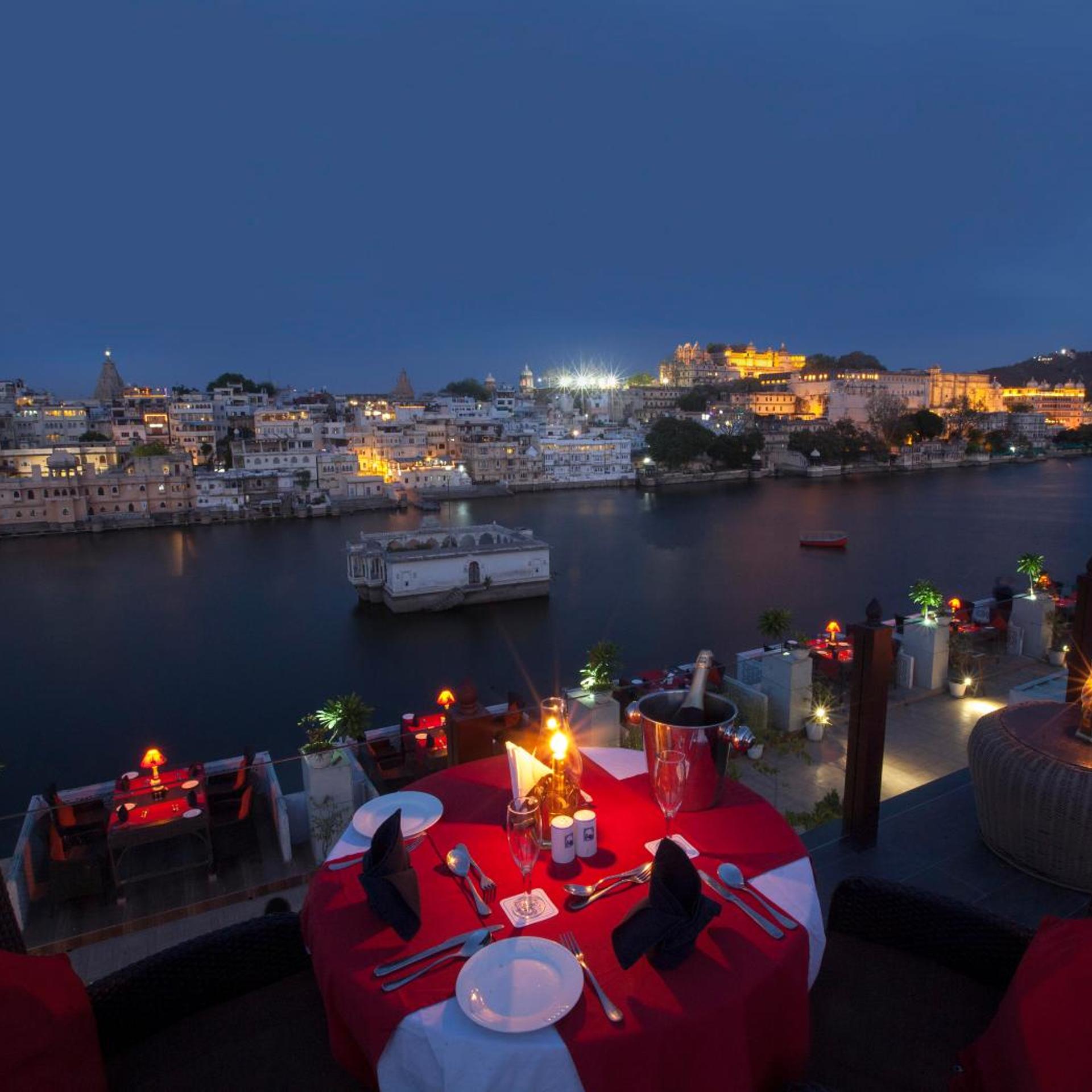 Lake Pichola Hotel 24/25