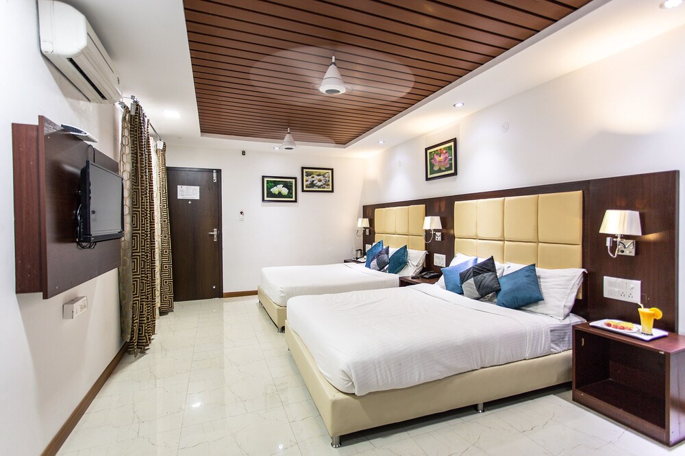Rajmahal Inn 28/50