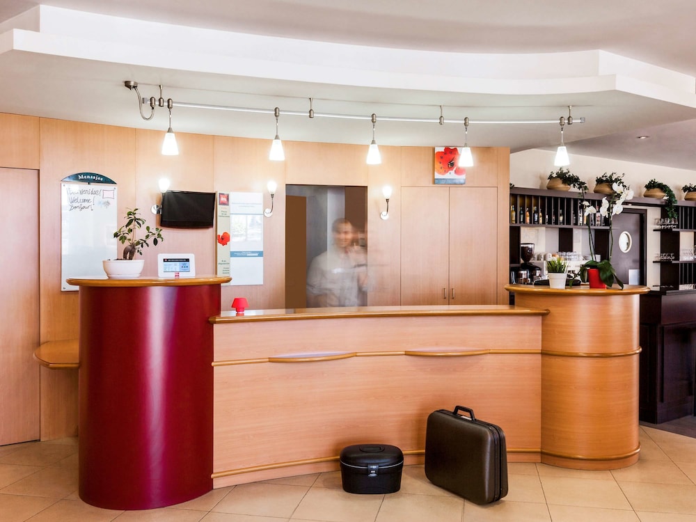 Ibis Elche 11/76