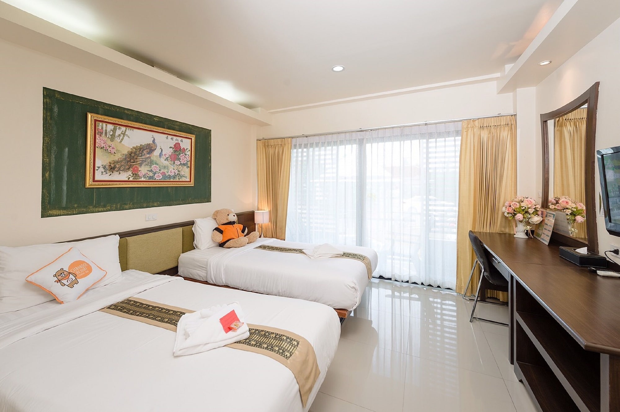 DELUXE, TWIN BEDS